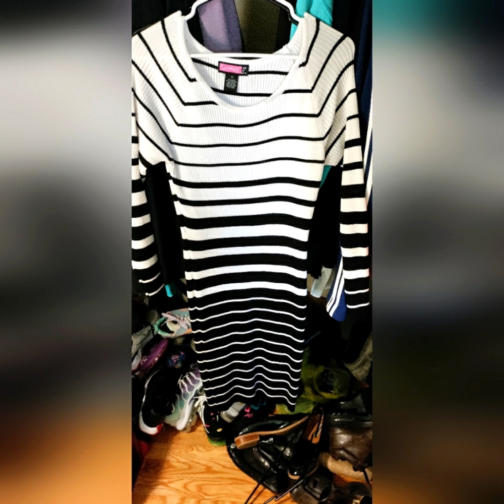 Women's "midi" sweater dress, Size 1X, Worn ONCE, EXCELLENT CONDITION!